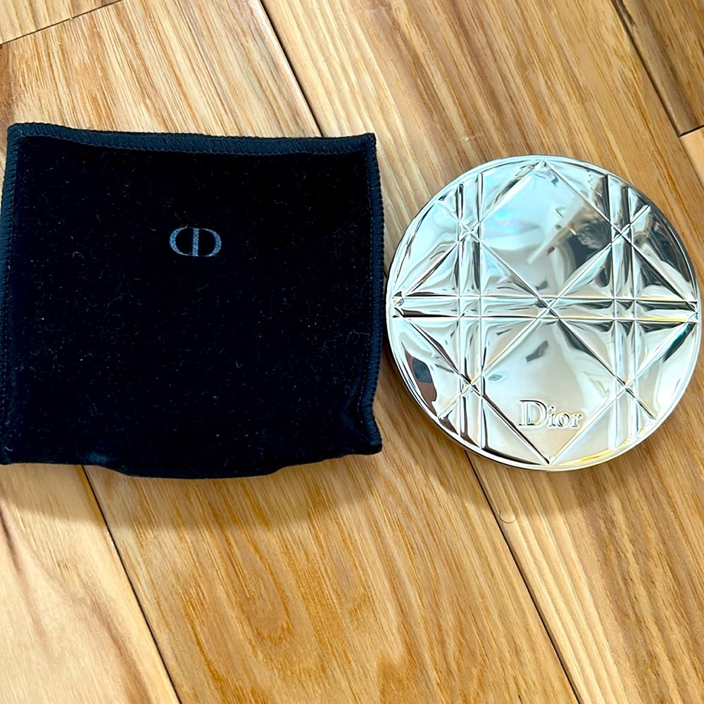 Diorskin Nude Luminizer Holographic Glow 006 Brand new with pouch